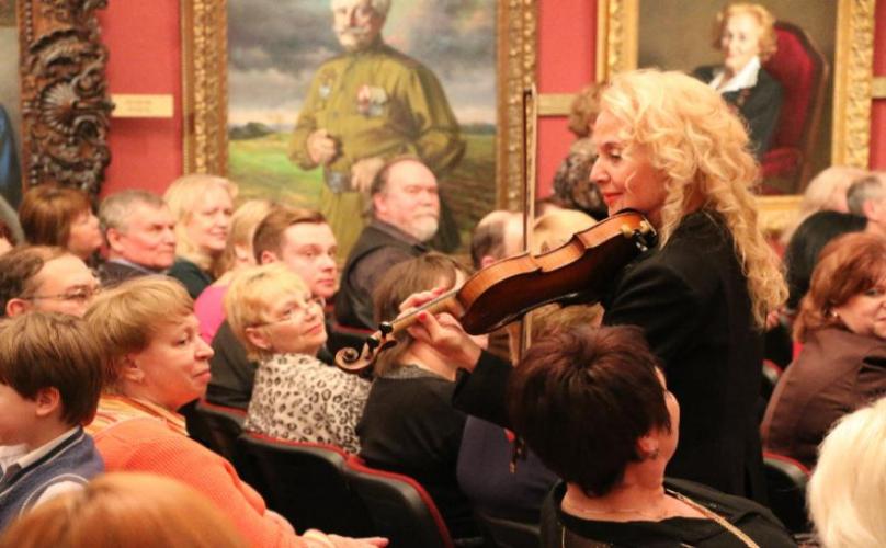 28 января в «Галерее А. Шилова» состоялся концерт «Вивальди-оркестра»  под управлением Светланы Безродной