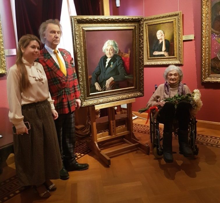 Герой Труда Российской Федерации, народный художник СССР, академик РАХ А.М.Шилов увековечил образ Галины Павловны Петуховой. Герой Труда Российской Федерации, народный художник СССР, академик РАХ А.М.Шилов увековечил образ Галины Павловны Петуховой.